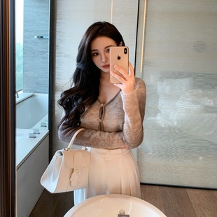 百搭春秋设计感小众女v领春季 短款 上衣外套2025新款 M900针织开衫