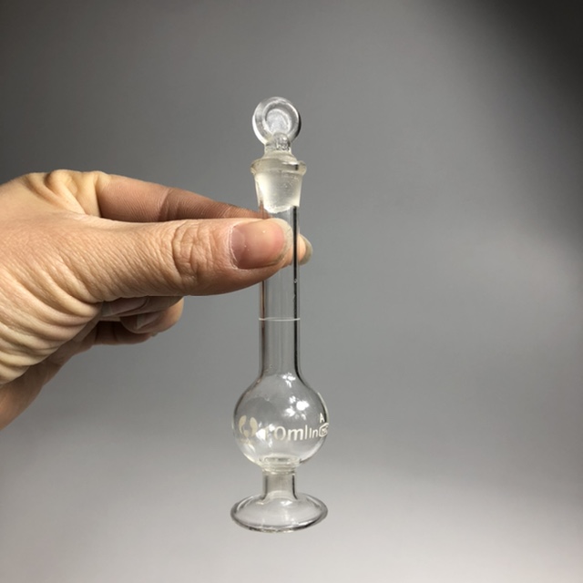 玻璃容量瓶透明白色棕色茶色避光刻度量筒实验室测量A级可定证书