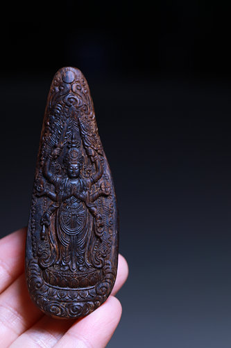 文莱软丝沉水级八臂千手观音17.16克天然挂件雕件吊坠挂坠