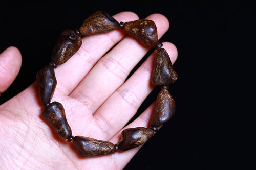 沉水级文莱瘤疤随形天然沉香手串15.87克沉香手链随型手牌