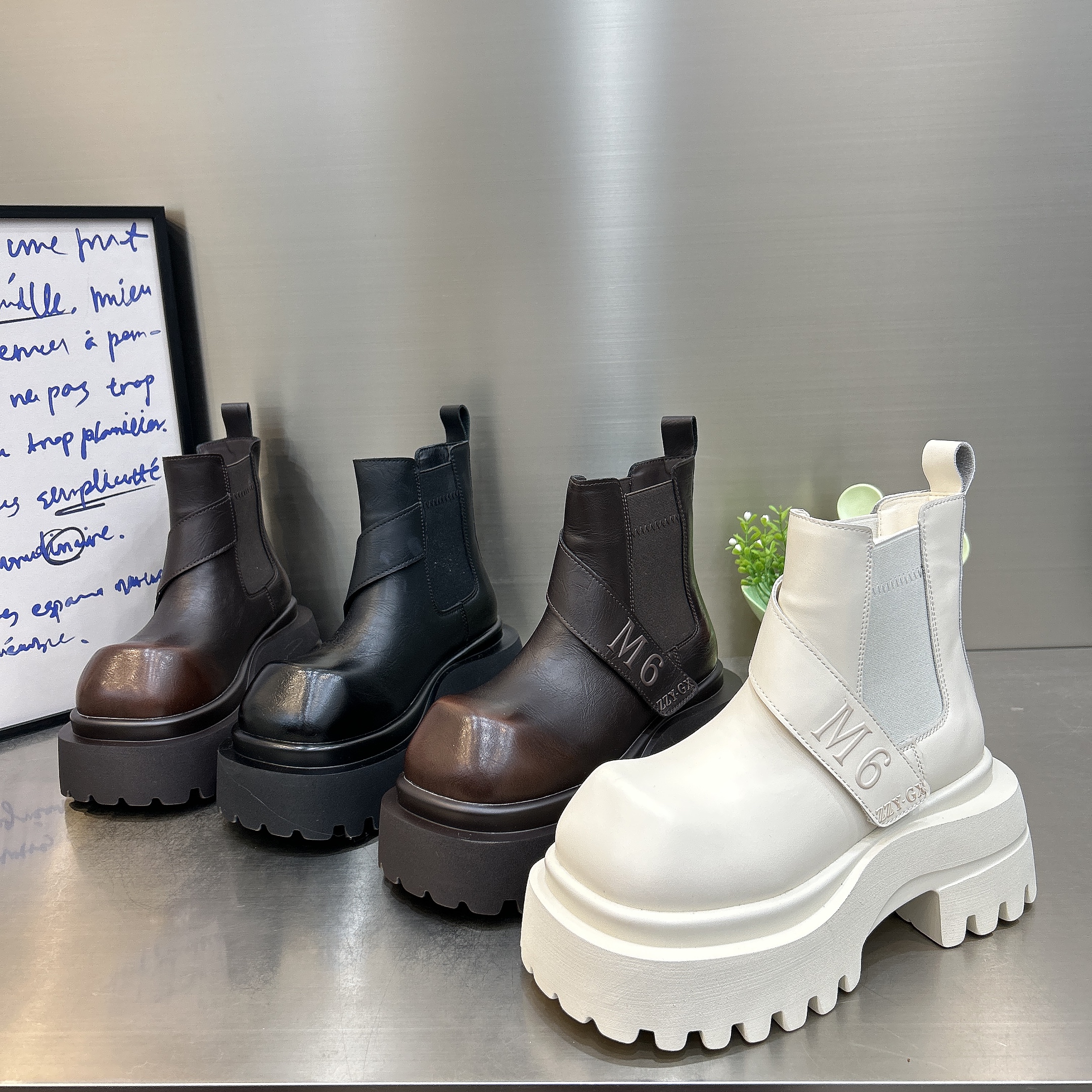 欧洲站秋冬新款加绒鹅头短筒烟筒靴真皮厚底马丁靴女切尔西靴棉鞋