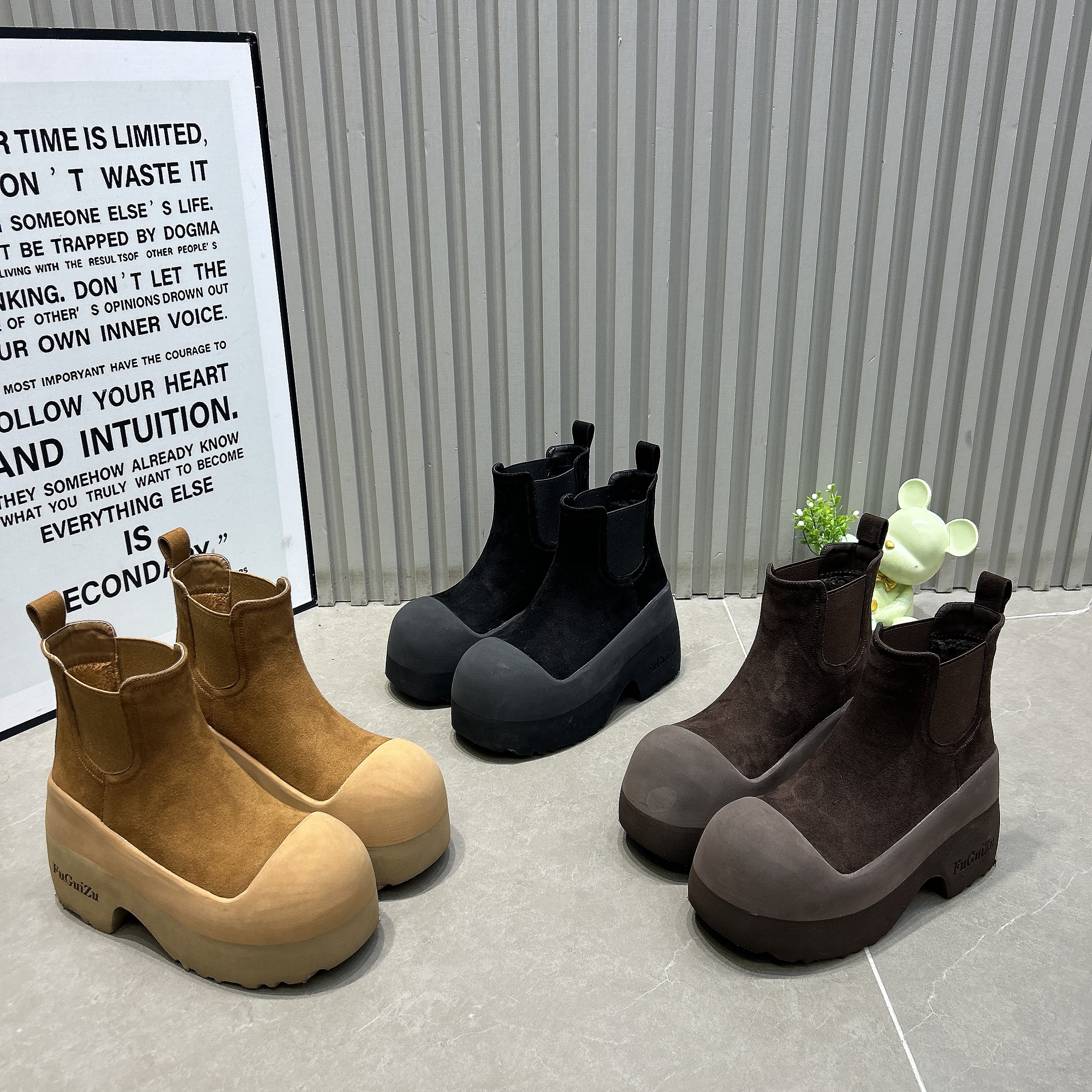 欧版秋冬新款磨砂超轻超高跟厚底松糕马丁靴女增高烟筒切尔西短靴