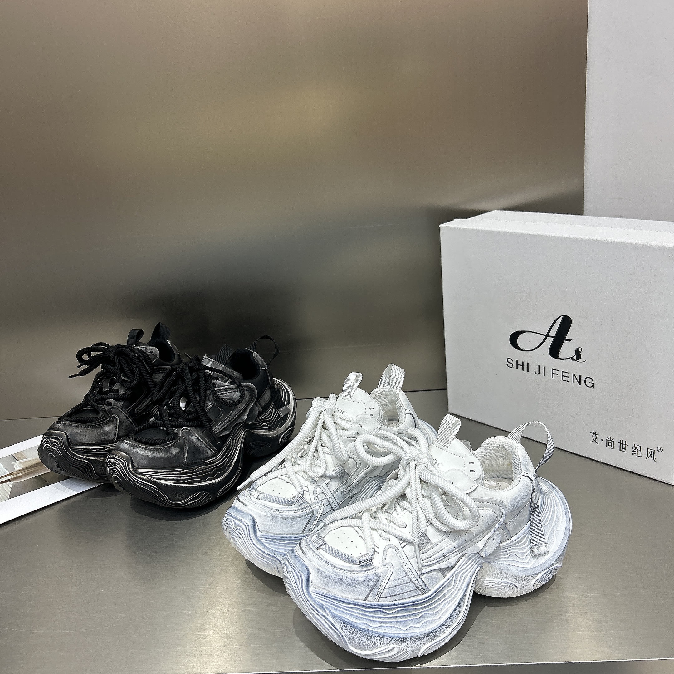 欧货重工做旧增高老爹鞋女网红超火厚底擦色小个子松糕休闲单鞋潮