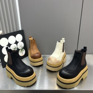 欧货超厚底9CM早春新款 大头增高马丁靴女辣妹短靴百搭烟筒靴单鞋