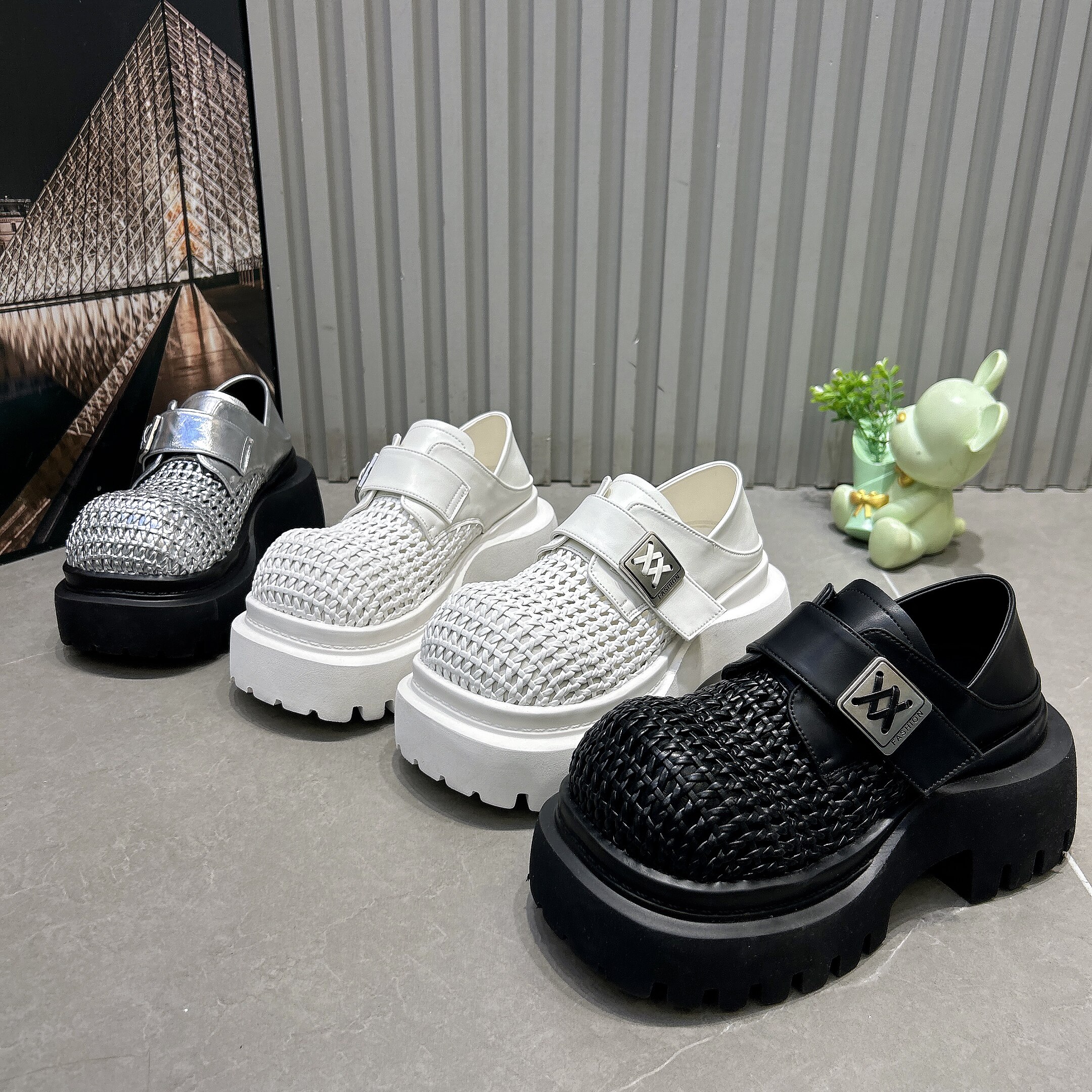 欧货2026新款编织皮厚底松糕魔术贴罗马凉鞋透气镂空两穿乐福鞋女