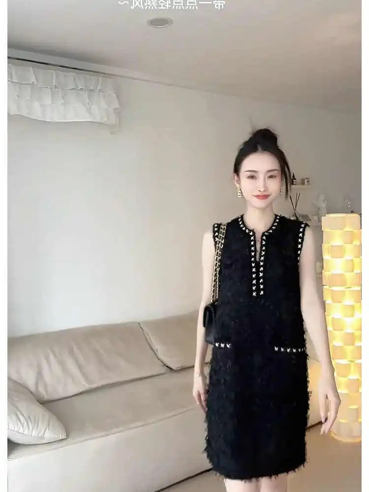 春秋女装小黑裙梨型身材微胖穿搭裙子质感高级感小香风黑色连衣裙图片