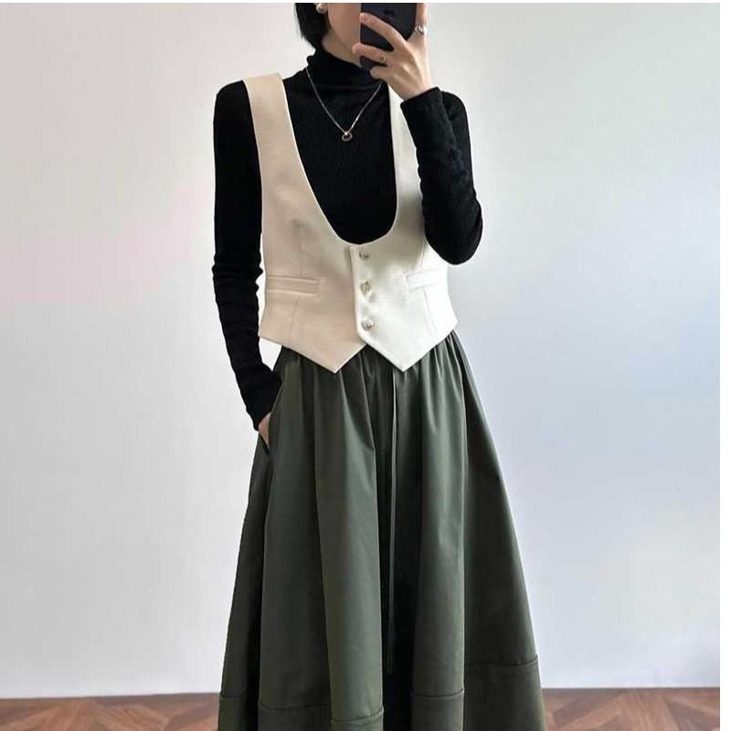 2025春夏新款上衣无袖叠穿坎肩马甲外套U领短款西装背心马夹女款