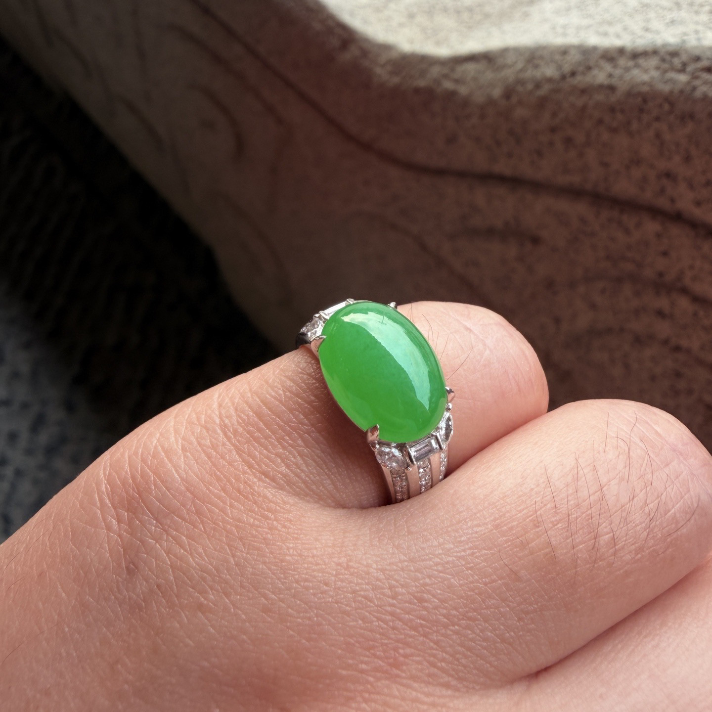 2026天然缅甸翡翠A货冰种阳绿蛋面戒指18k金镶嵌0412M104