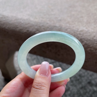 2025天然缅甸翡翠A货冰种晴水飘花圆条手镯52圈口0918G6