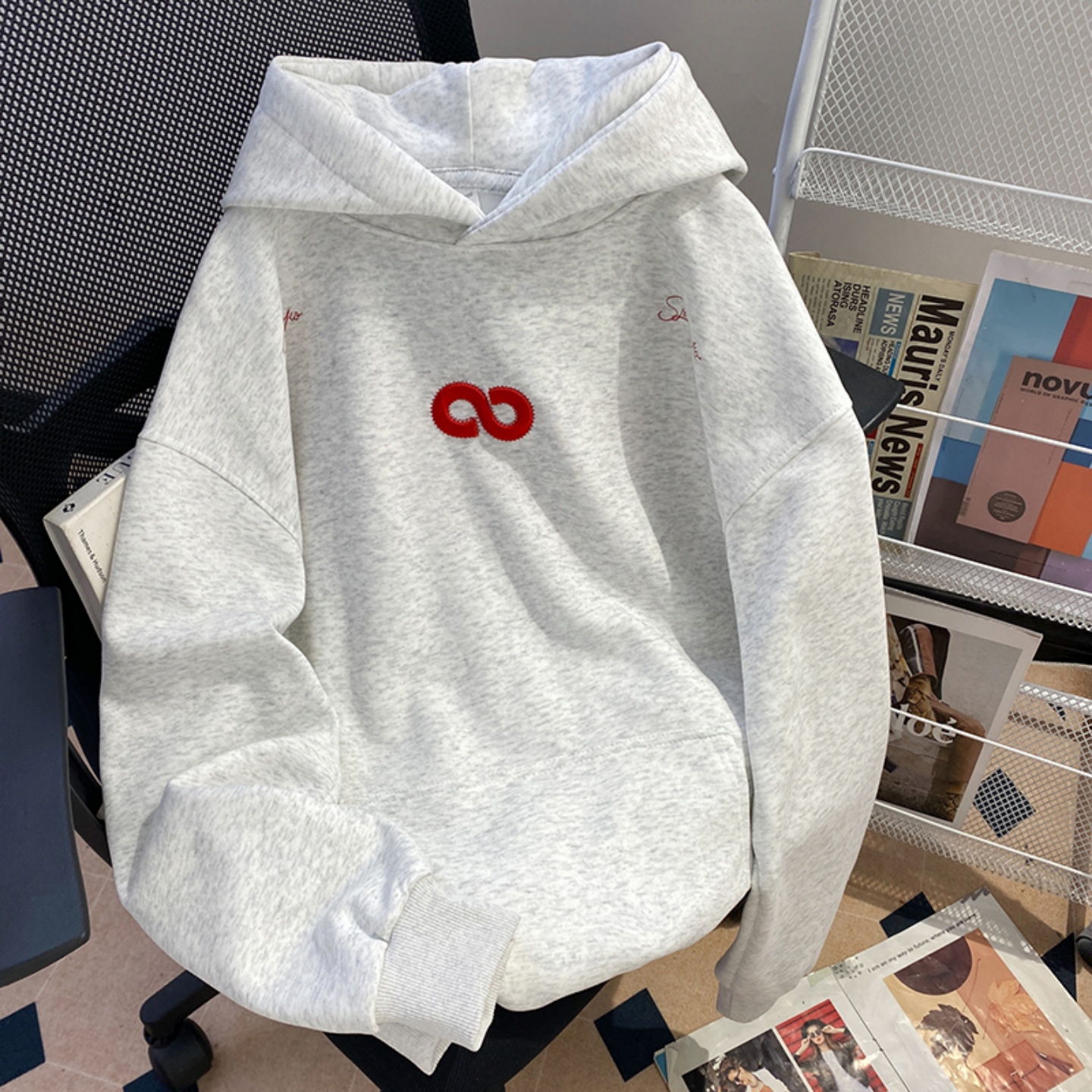 WASSUP美式复古字母刺绣连帽卫衣