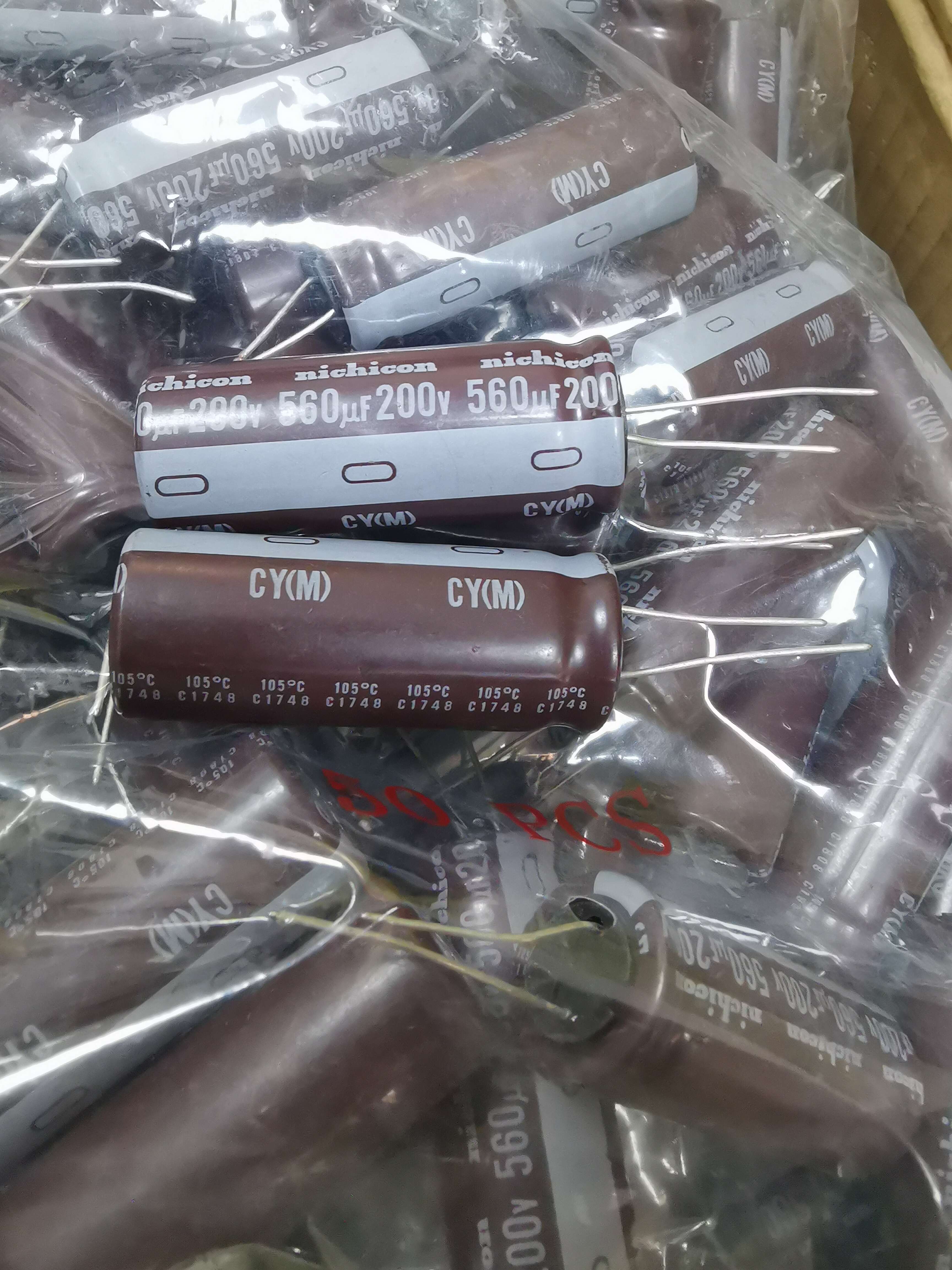 电解电容 200v560uf 体积 18*40 18*35 高频长寿命 105度