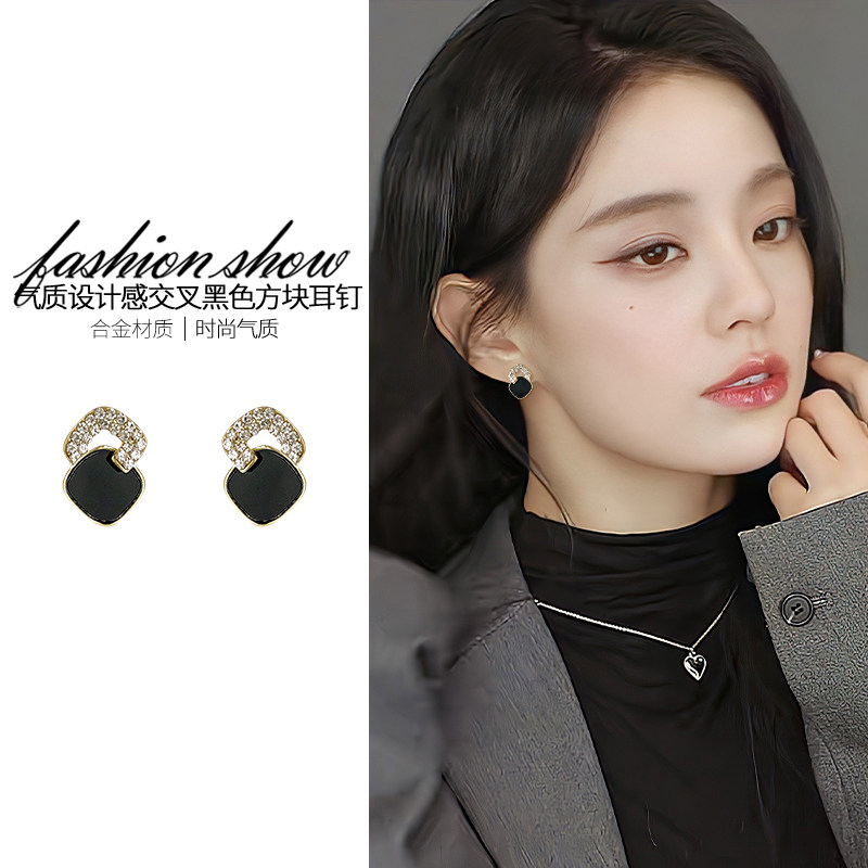 时尚复古黑色方块耳环女2025年新款潮小众设计感高级耳钉轻奢耳饰,饰品/流行首饰/时尚饰品新,耳环,淘宝优惠券,粉丝福利购,淘宝优惠卷