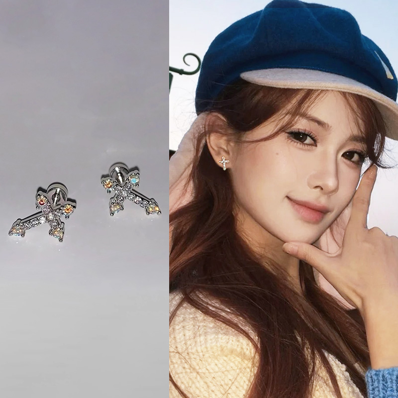 银色酷帅十字架耳环女