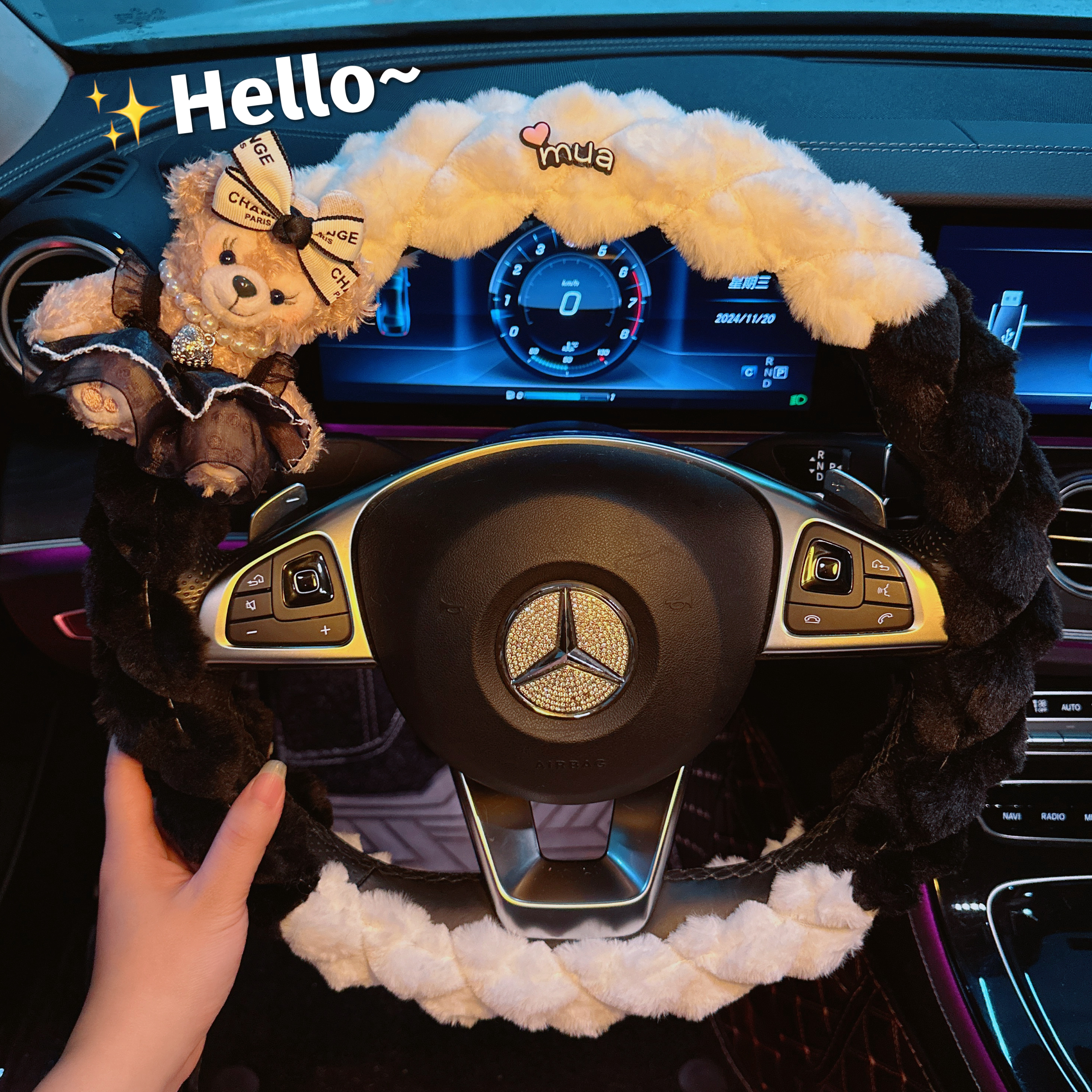 冬天毛毛保暖汽车方向盘套车载女款高级感黑白装饰暖手防冻车把套