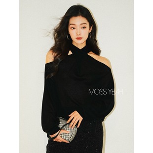 Moss烨 扭转挂脖露 肩黑色羊毛针织衫
