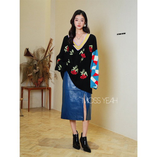 Moss烨 〓绒+〓1OO山羊绒 重工玫瑰刺绣拼色复古v领廓形羊绒毛衣