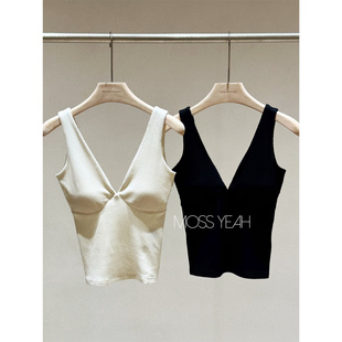 Moss烨 黑白两色 前后深V 自带胸垫弹力坑条打底背心 莱赛尔羊毛