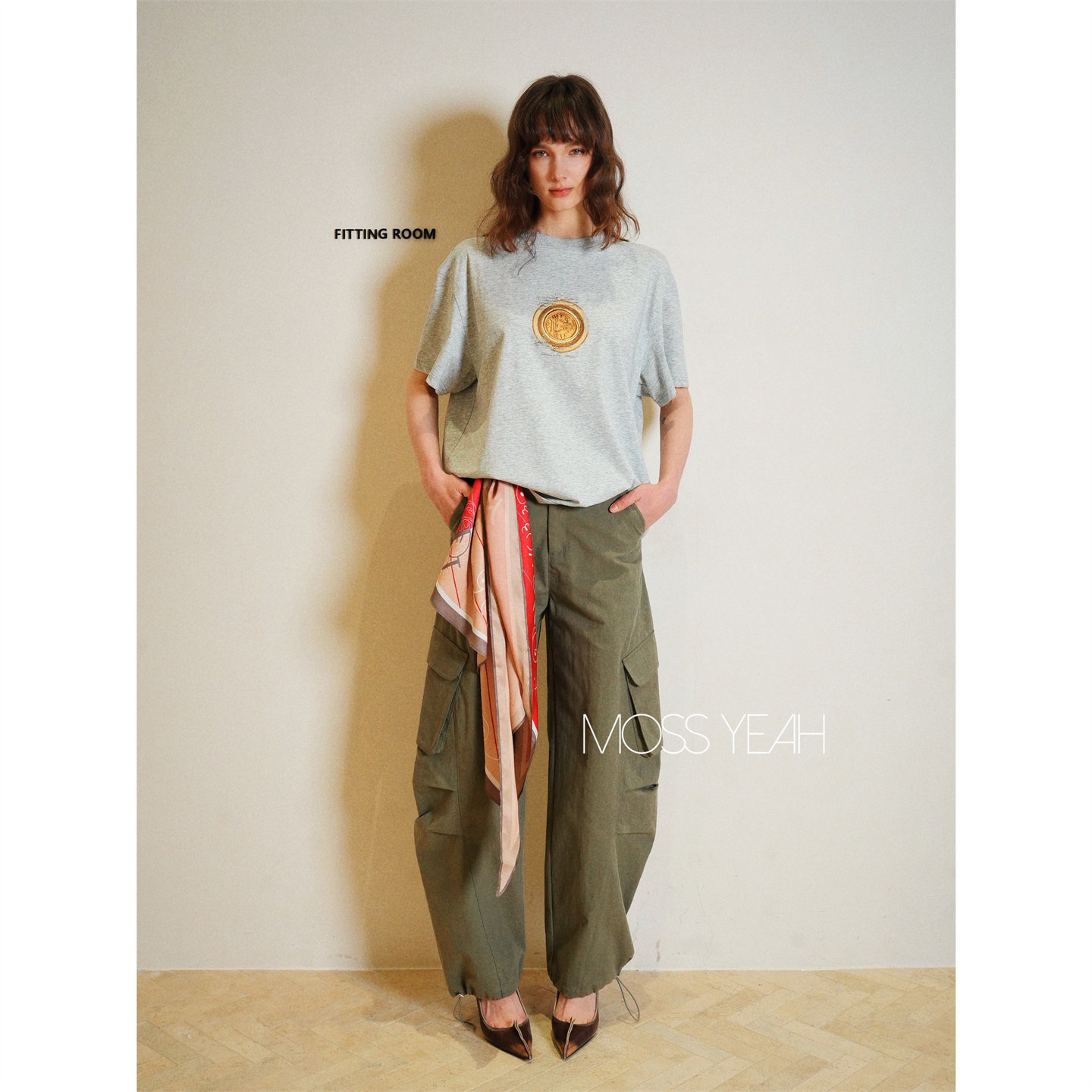 Moss烨 〓设计师〓军绿色 立体弯刀工装裤 附印花三角巾,女装/女士精品,时尚工装裤,淘宝优惠券,粉丝福利购,淘宝优惠卷