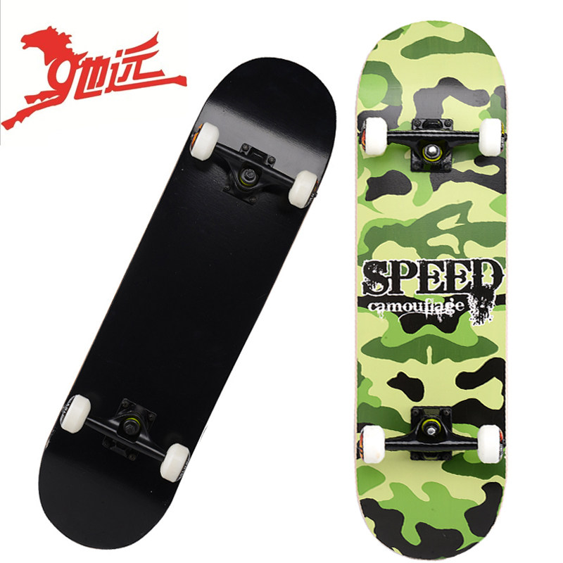 Skateboard pour homme femme enfant - Ref 2598064 Image 1