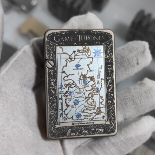 虎鲨钛合金阳极化深雕冰与火之歌煤油打火机定制