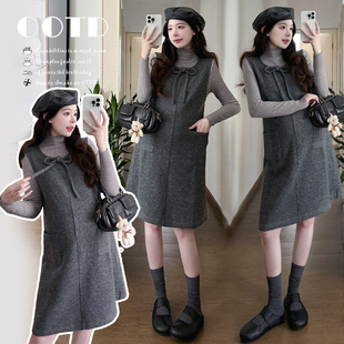 孕妇连衣裙秋冬季2025新款休闲小个子毛衣背带裙两件套时尚套装