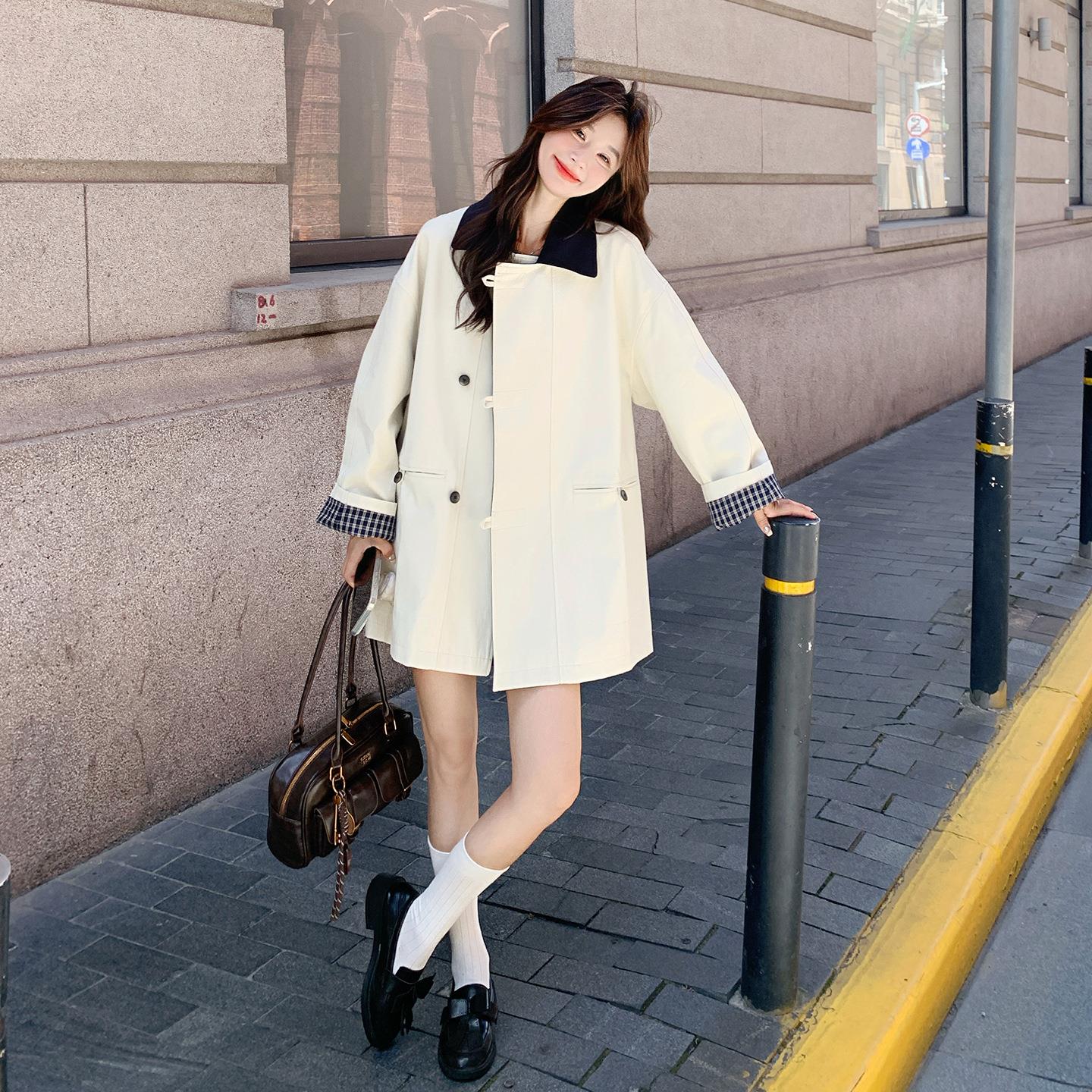 白色显韩版撞色拼D009-257米接翻领风衣外套秋季高级感女宽松瘦大