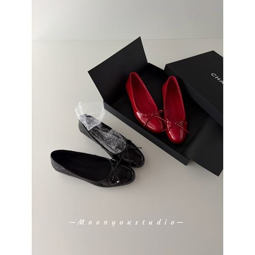 Moonyou 羊漆皮复古圆头蝴蝶结粗跟通勤百搭软底舒适玛丽珍单鞋