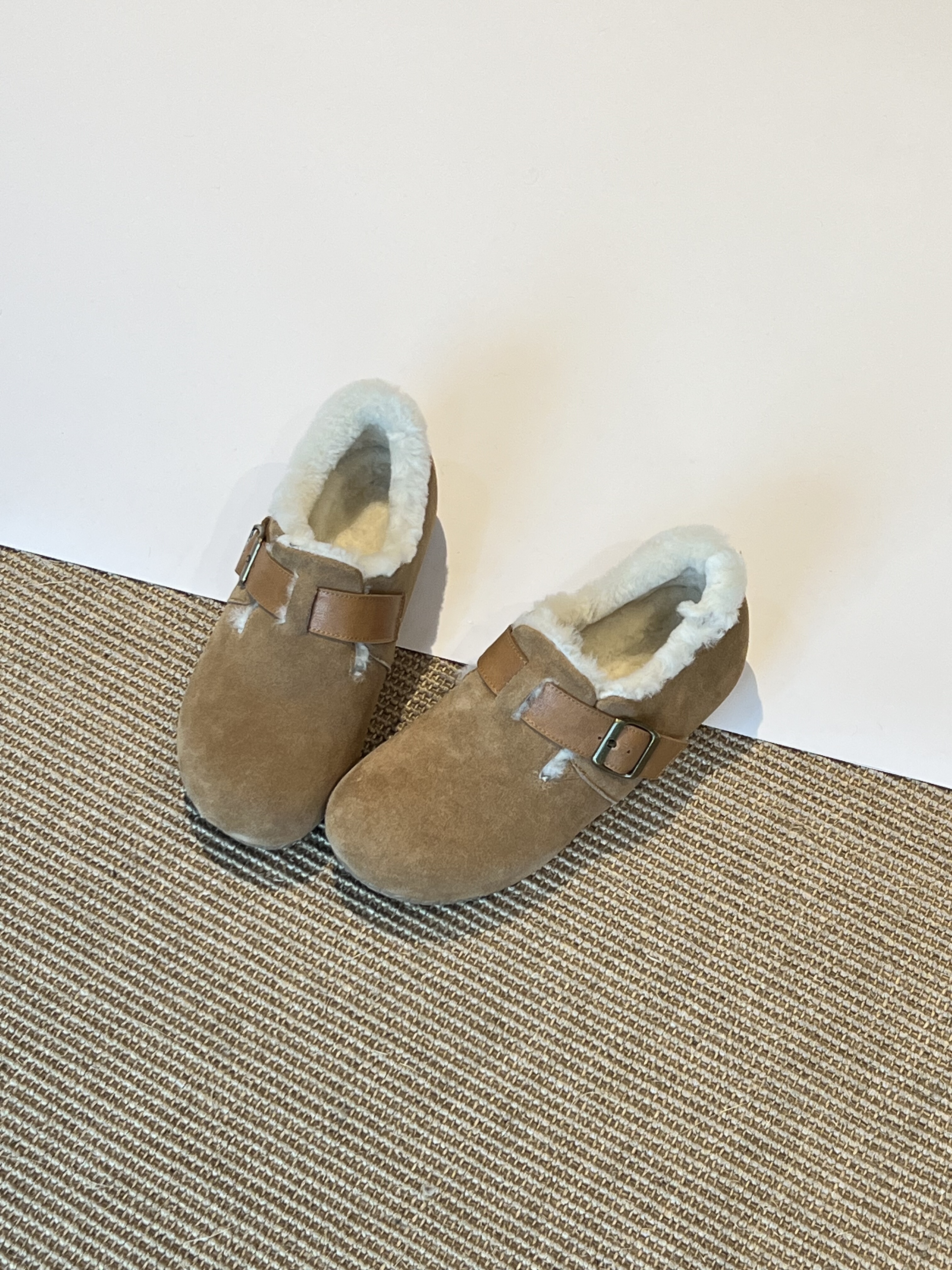 Moonyou 羊皮毛一体圆头加绒保暖勃肯鞋女秋冬复古风外穿乐福鞋