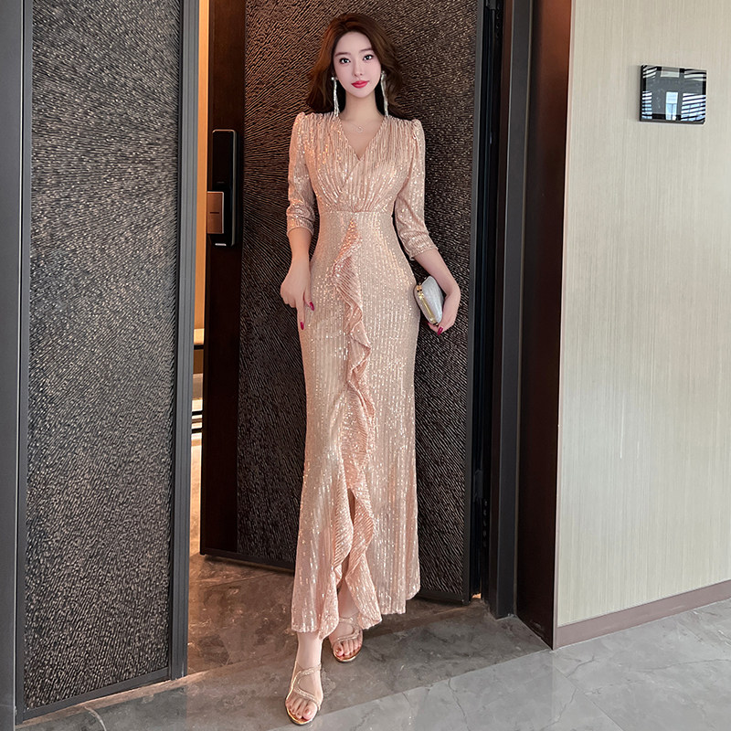 晚礼服女2025新款高级感宴会年会轻奢气质V领亮片修身包臀连衣裙