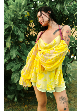 【年终清仓】五折Boujee烧花丝绒露肩度假荷叶边连衣裙浪漫氛围感