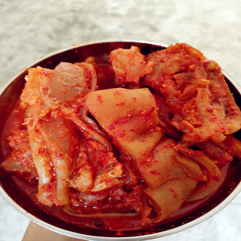 云南临沧耿马孟定傣族酸肉傣味牛蹄筋酸牛筋牛皮牛筋酸辣牛脚筋