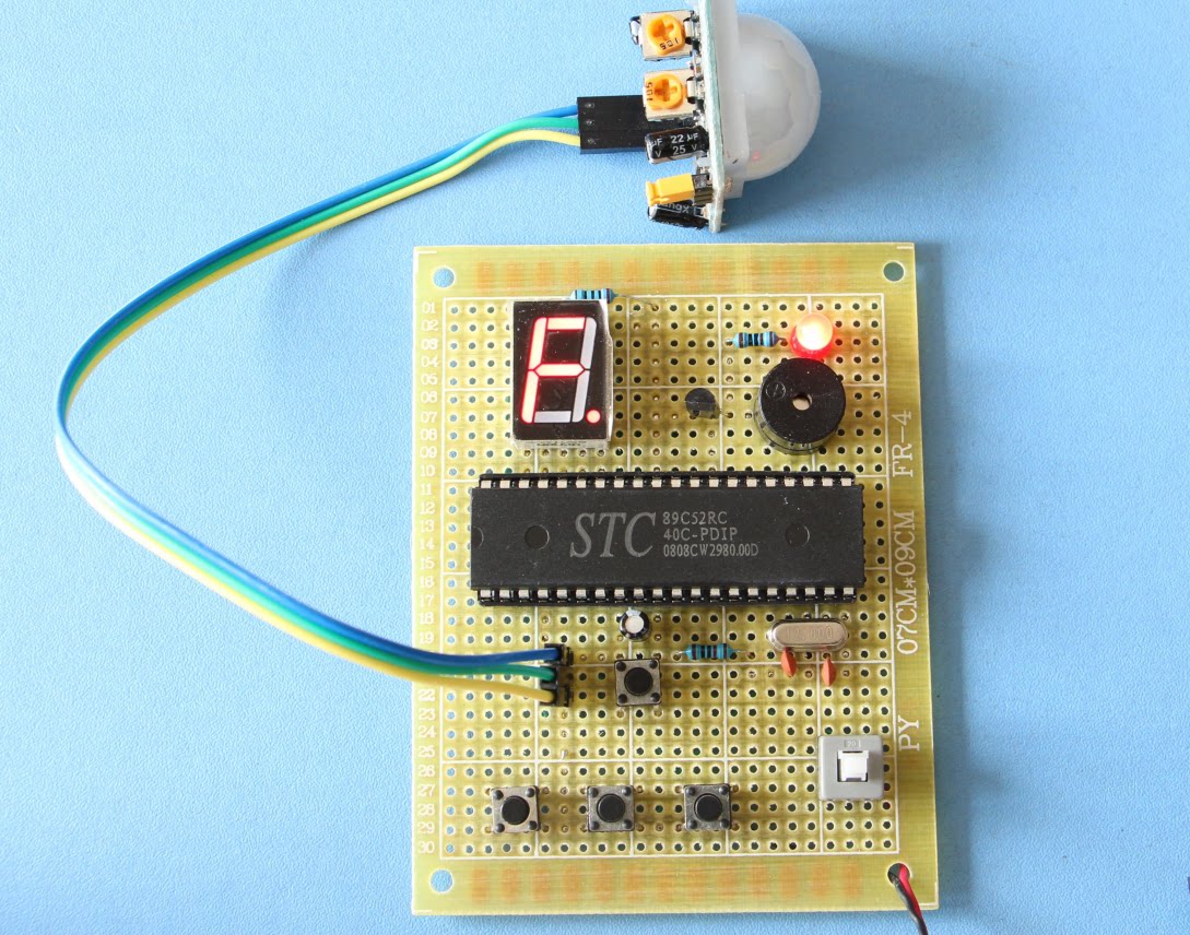 51单片机红外家居防盗报警器系统设计 人体感应家庭防盗散件成品