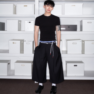 剪裁设计宽松短裤 FEAR4FREE 压皱阔型立体七分裤 pleats Pressing