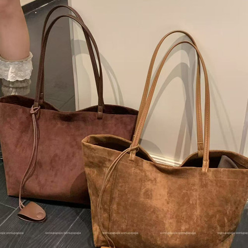 麂皮绒包包女式2026新款秋冬大容量棕色托特包通勤斜跨手提单肩包