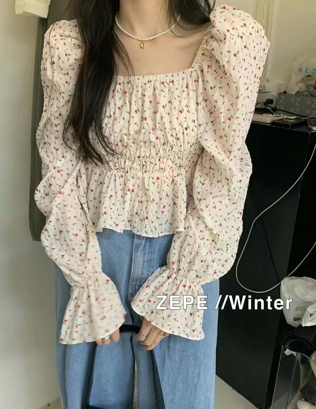 法式方领碎花泡泡袖衬衫女春秋设计感小众收腰短款长袖娃娃衫上衣