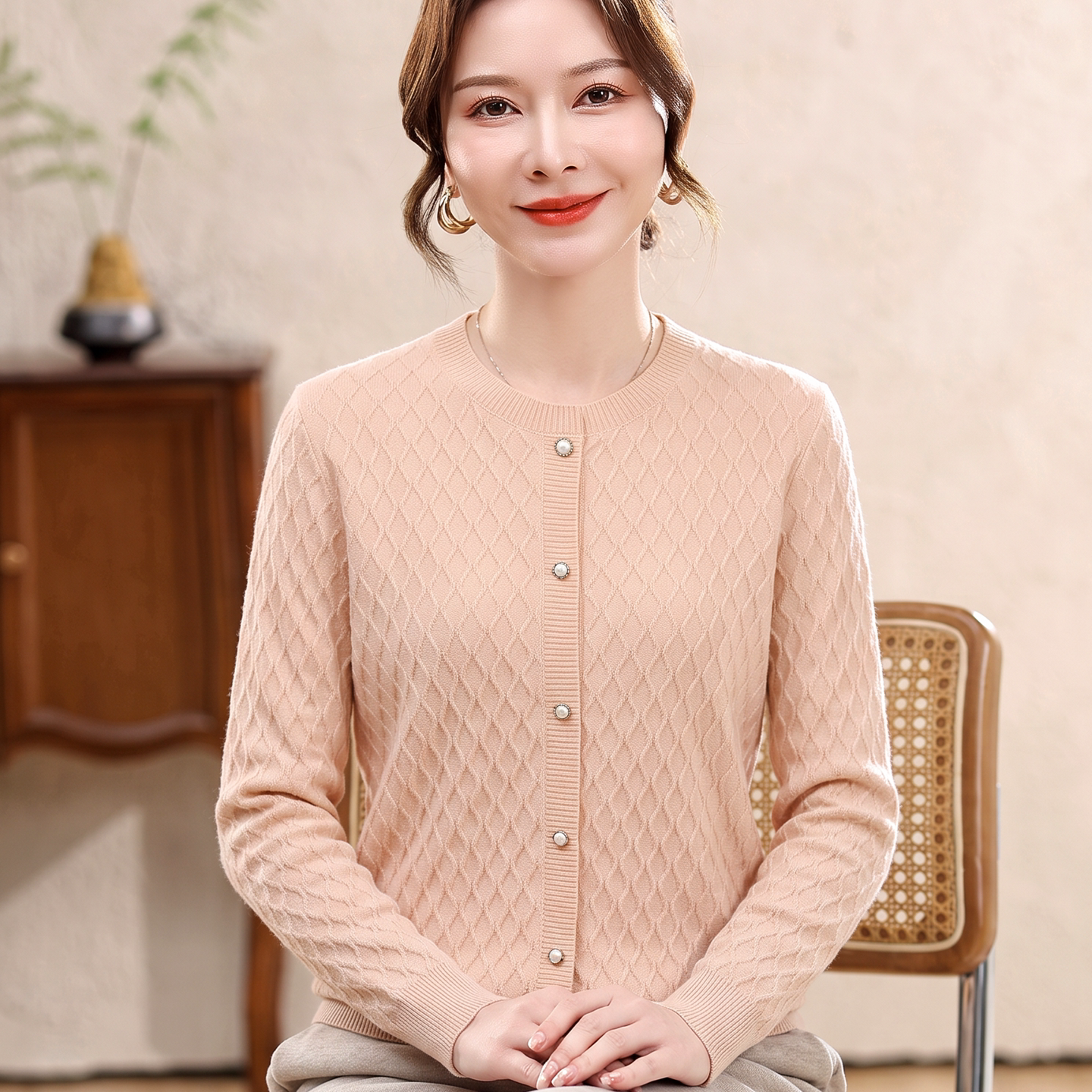 中年妈妈早秋新款针织打底衫中老年女士秋冬麻花毛衣宽松上衣套装