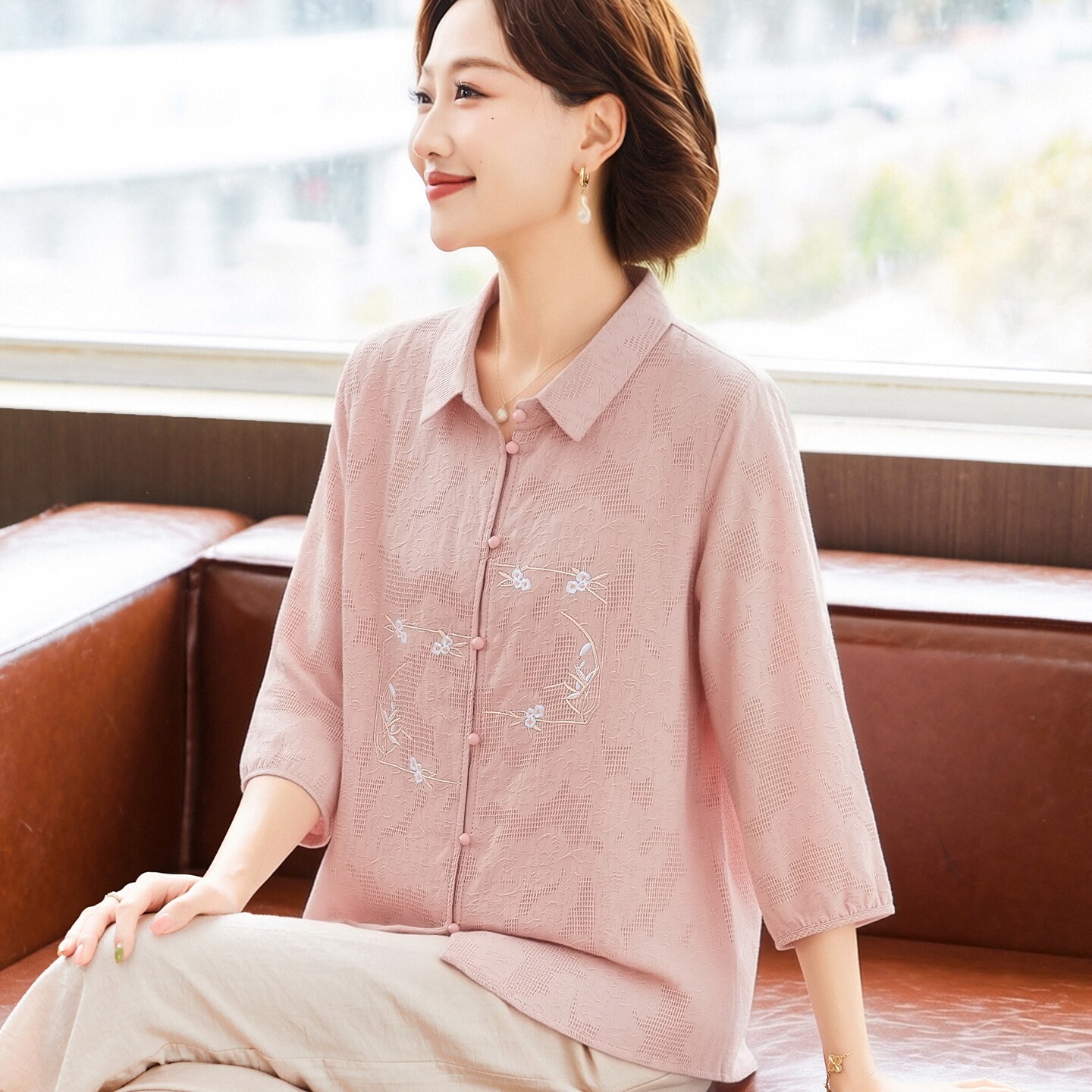 洋气妈妈夏装棉麻套装中老年女棉T恤短袖中年妇女翻领衬衫两件套