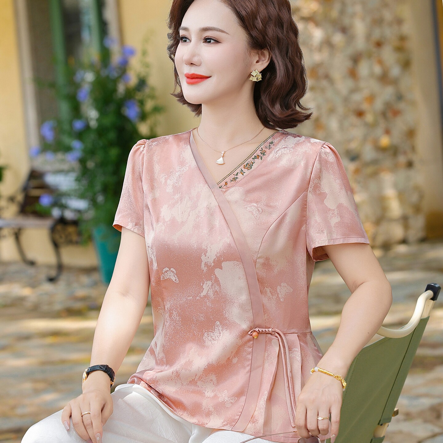 妈妈夏装短袖真丝小衫薄上衣2025新款中老年女装国风洋气T恤套装