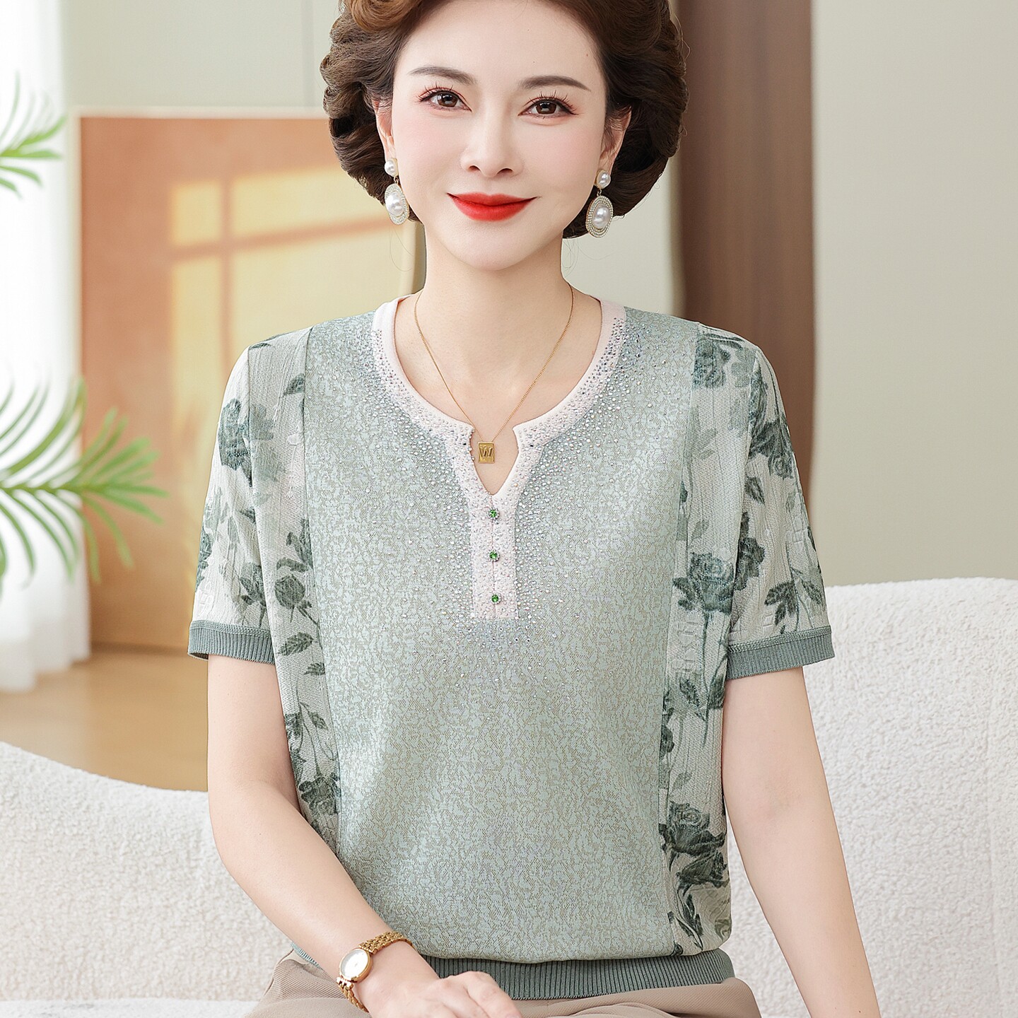 妈妈装夏季冰丝短袖T恤套装中老年女装大码宽松小衫雪纺拼接上衣