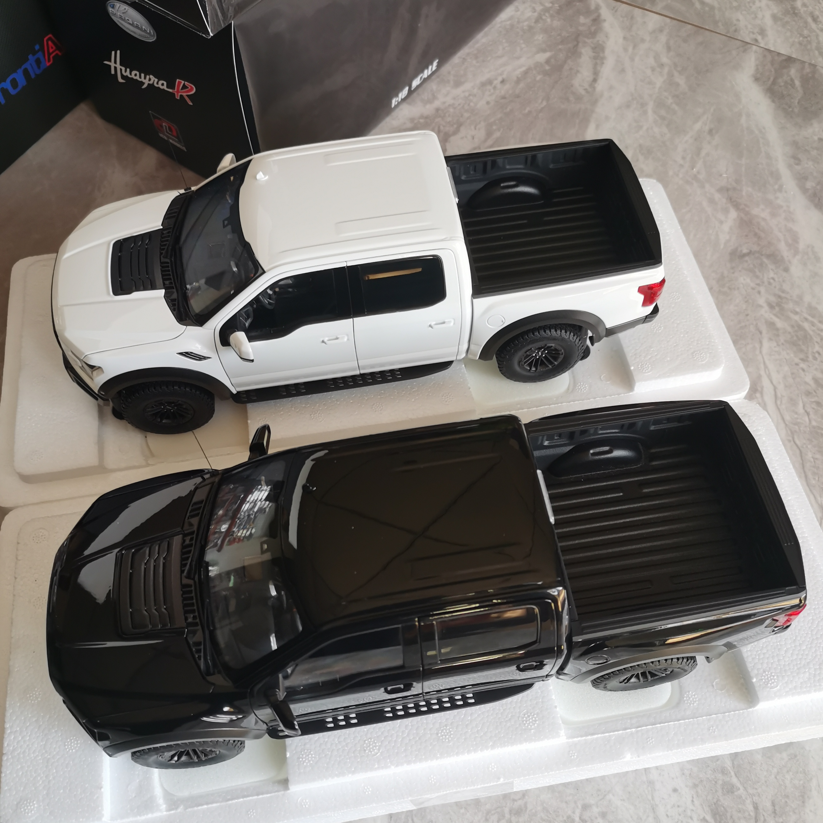 奥拓 1:18 福特猛禽 FORD F-150 RAPTOR SUPERCREW 2019汽车模型