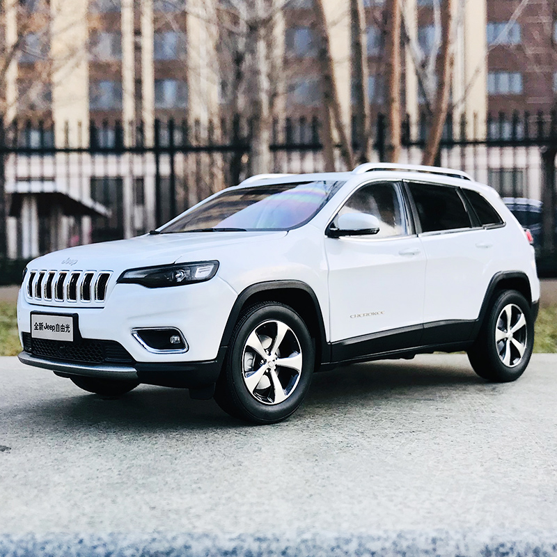 原厂 1：18 自由光 吉普广汽菲克 Jeep  Cherokee 合金汽车模型