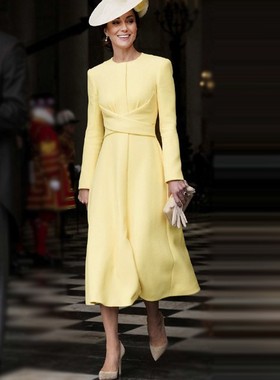 凯特王妃同款2025春秋新款女装圆领长袖高级感淡黄色中长连衣裙潮