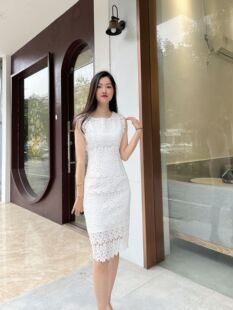 连衣裙2026新款夏季韩版修身蕾丝包臀无袖中长款显瘦白色连衣裙女
