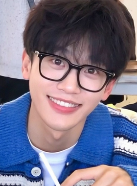 少年感黑框素颜近视眼镜韩版经典款方框方圆脸显瘦配度数变色镜片