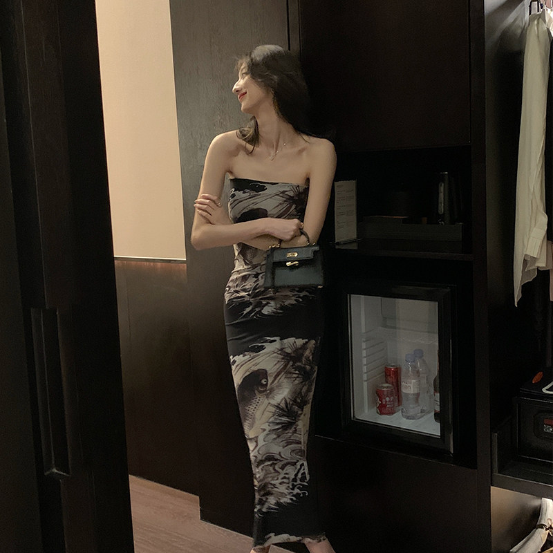 【清仓商品不退不换】大鱼海棠设计感收腰印花包臀抹胸修身连衣裙,女装/女士精品,连衣裙,淘宝优惠券,粉丝福利购,淘宝优惠卷