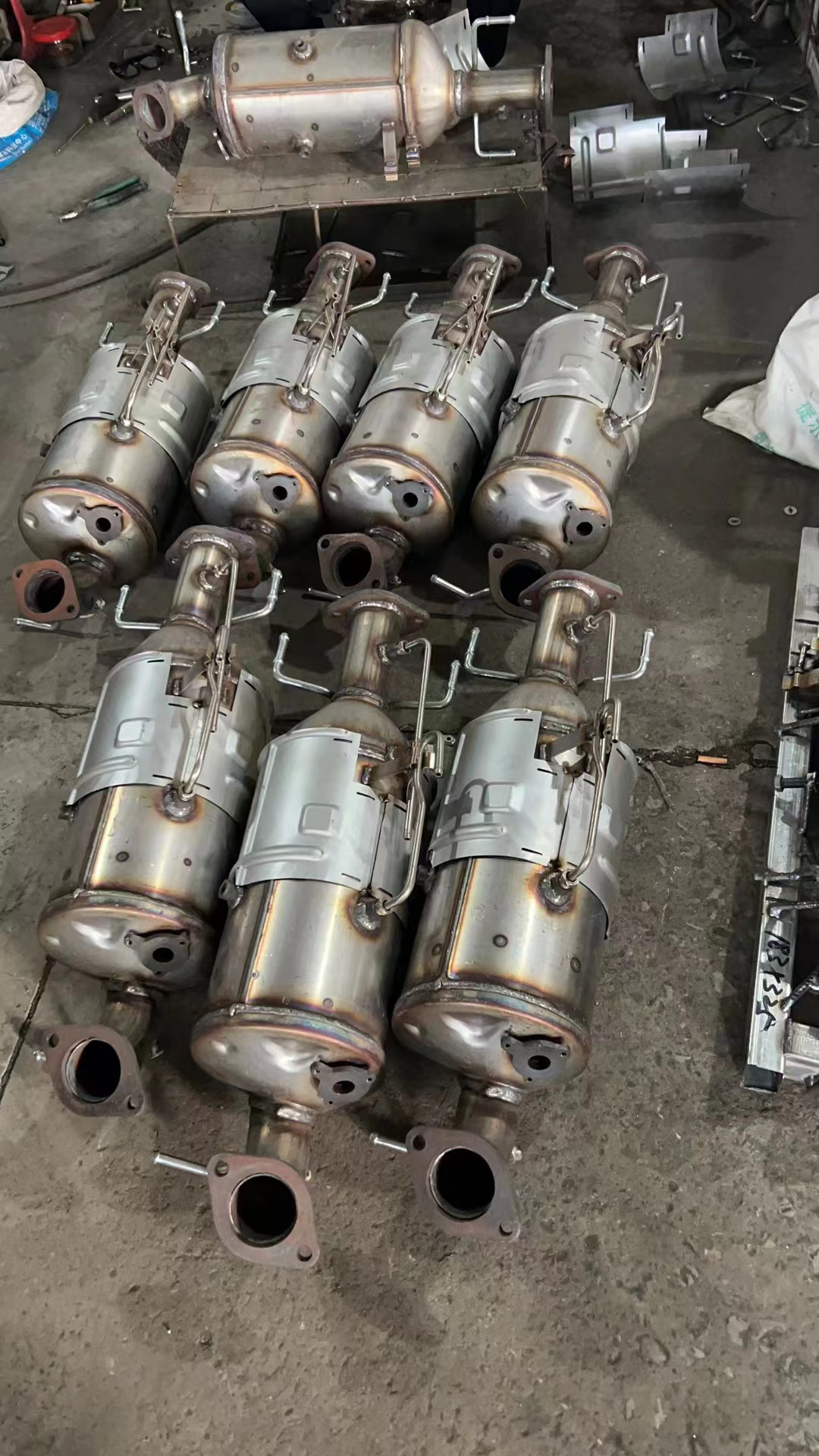 五十铃瑞迈S 铃拓 2.5T 2.8T 颗粒捕捉器DPF替换管、直排管。