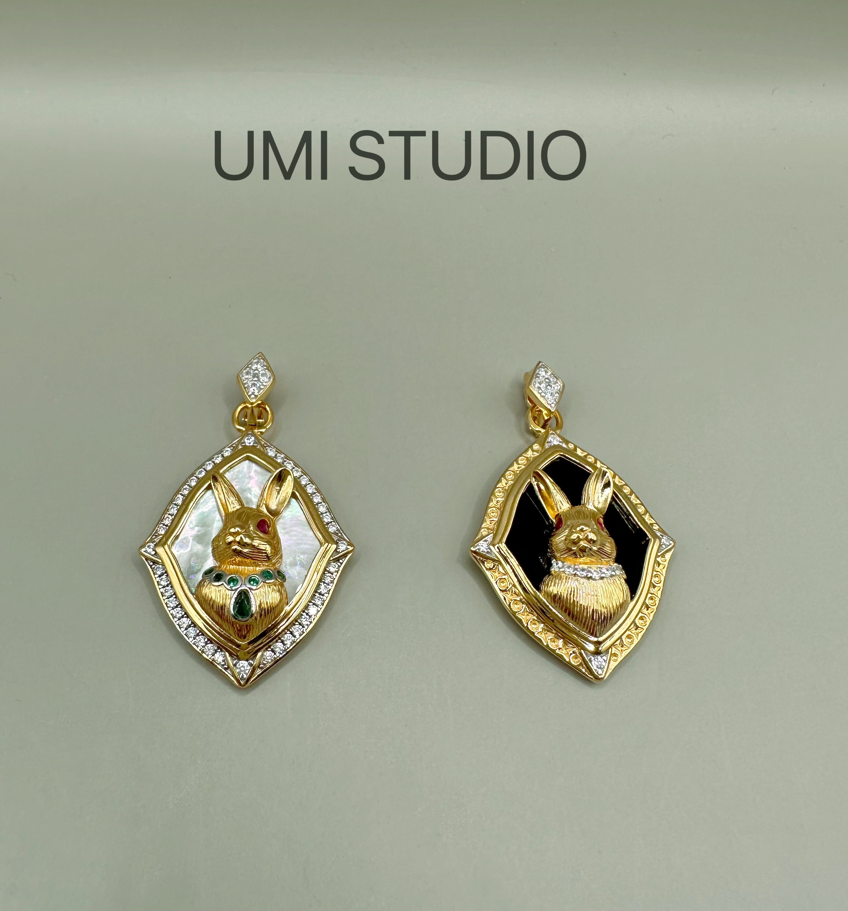 UMI家·轻珠宝S925银镀18k金白母贝黑玛瑙豪镶拉丝发财兔活扣吊坠