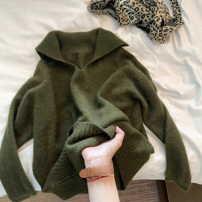 2025秋季墨绿色绵羊毛翻领毛衣女