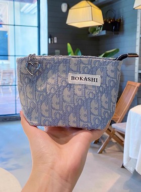 2025新款便携大容量高级感小化妆包女零钱包口红气垫收纳包手拿包