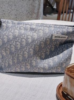 大容量便携式高级感2025新款网红化妆包女外出旅行洗漱包随身收纳